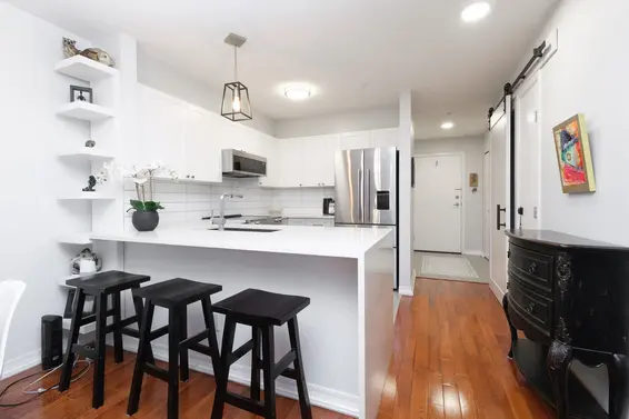 215 147 East 1st Street, North Vancouver For Sale - image 4