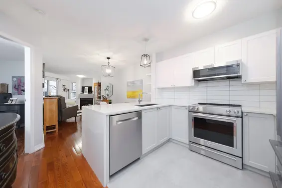 215 147 East 1st Street, North Vancouver For Sale - image 5