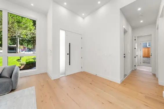 1511 Burrill Avenue, North Vancouver For Sale - image 5