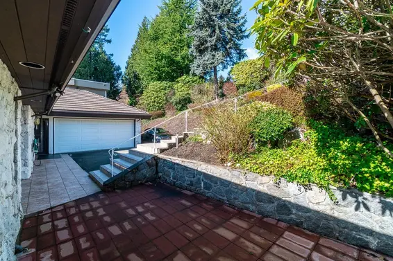 2289 Westhill Drive, West Vancouver For Sale - image 4