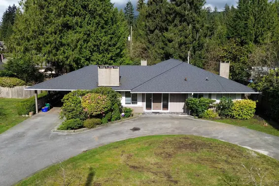 381 St. James Crescent, West Vancouver