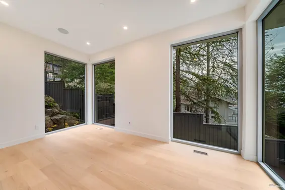 4437 Piccadilly North, West Vancouver For Sale - image 15