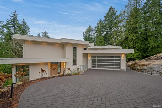 4437 Piccadilly North, West Vancouver For Sale - image 2