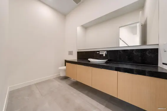 4437 Piccadilly North, West Vancouver For Sale - image 24