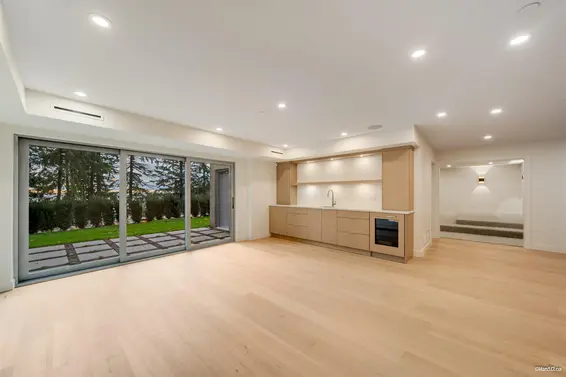 4437 Piccadilly North, West Vancouver For Sale - image 37