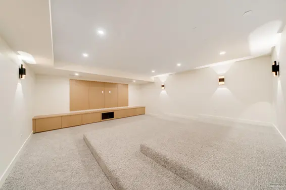 4437 Piccadilly North, West Vancouver For Sale - image 38