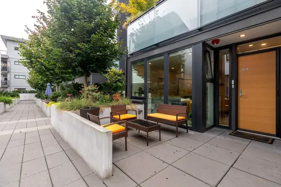 104 649 East 3Rd Street, North Vancouver