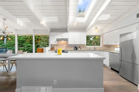 4505 Lions Avenue, North Vancouver For Sale - image 10