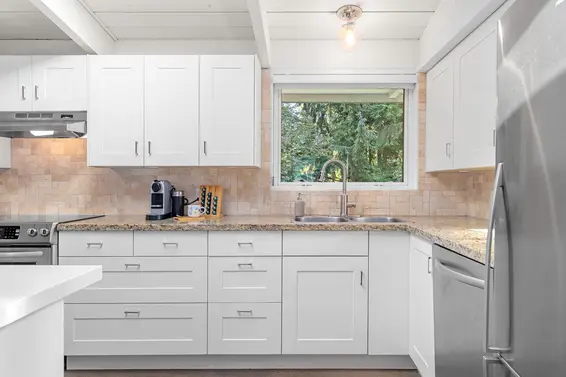 4505 Lions Avenue, North Vancouver For Sale - image 11