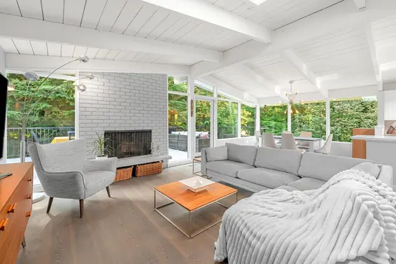 4505 Lions Avenue, North Vancouver For Sale - image 3