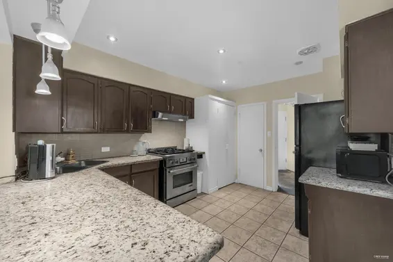 410 Hadden Drive, West Vancouver For Sale - image 28
