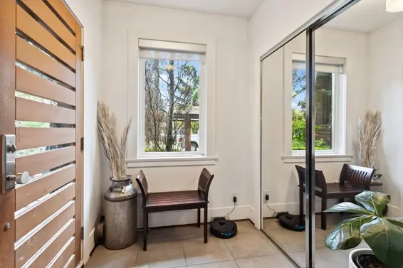 352 East 3rd Street, North Vancouver For Sale - image 2
