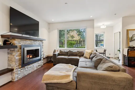 352 East 3rd Street, North Vancouver For Sale - image 3