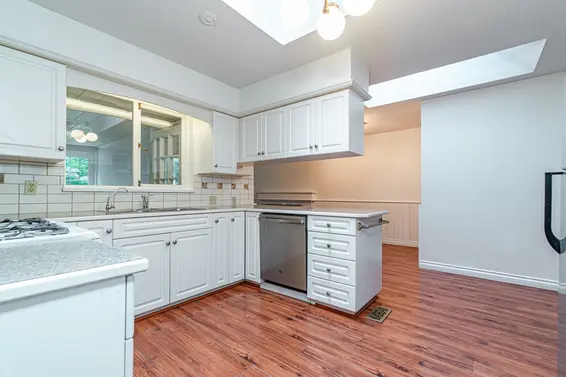 5725 Cranley Drive, West Vancouver For Sale - image 14