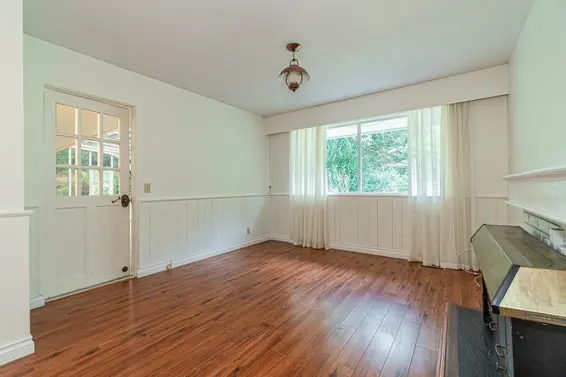 5725 Cranley Drive, West Vancouver For Sale - image 17