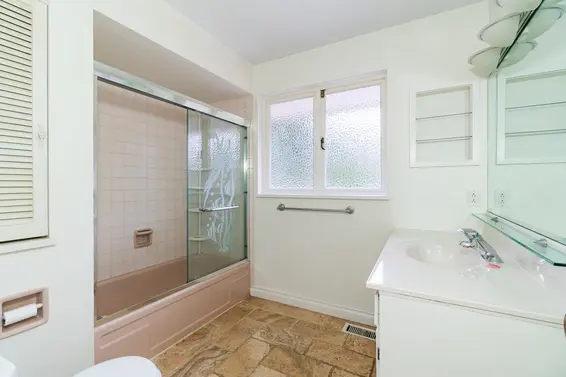 5725 Cranley Drive, West Vancouver For Sale - image 25