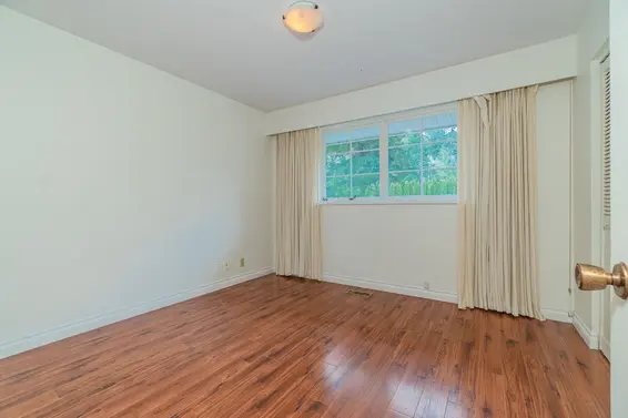 5725 Cranley Drive, West Vancouver For Sale - image 26