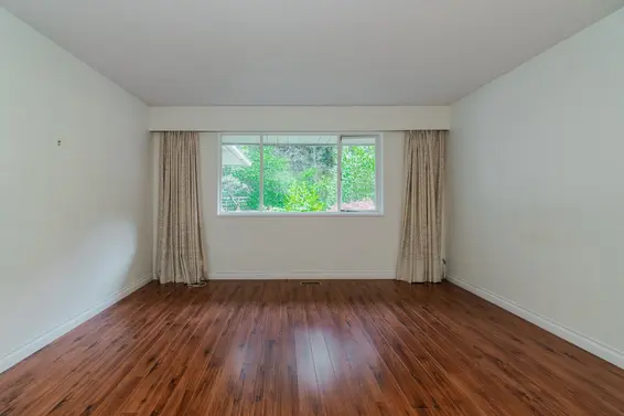 5725 Cranley Drive, West Vancouver For Sale - image 30