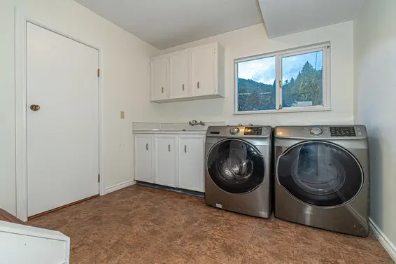 5725 Cranley Drive, West Vancouver For Sale - image 31