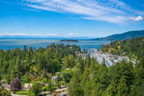 5725 Cranley Drive, West Vancouver For Sale - image 36