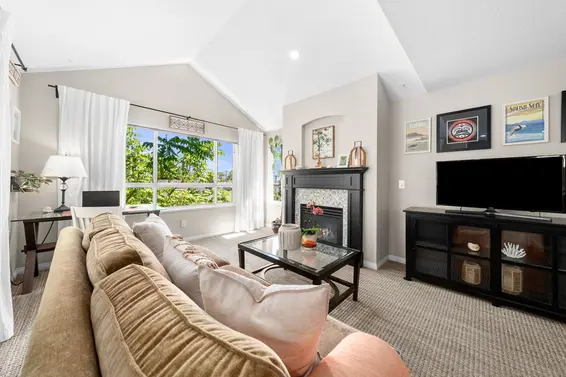 303 365 East 1st Street, North Vancouver For Sale - image 6