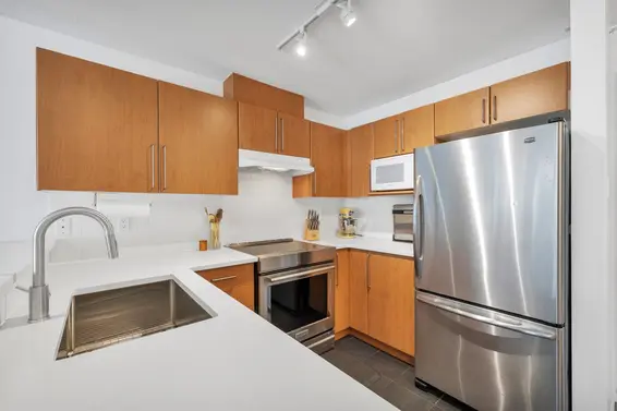 411 1150 East 29th Street, North Vancouver For Sale - image 5