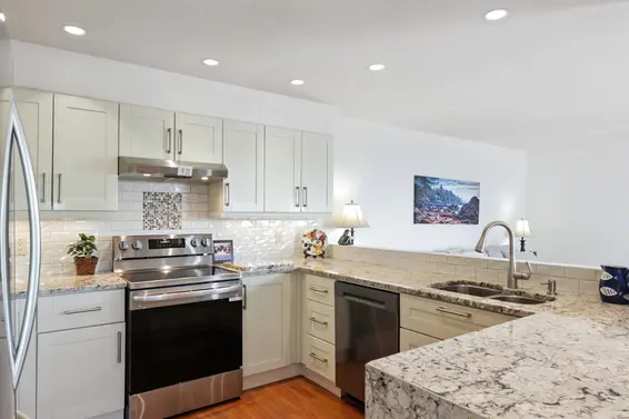 1084 Chamberlain Drive, North Vancouver For Sale - image 11