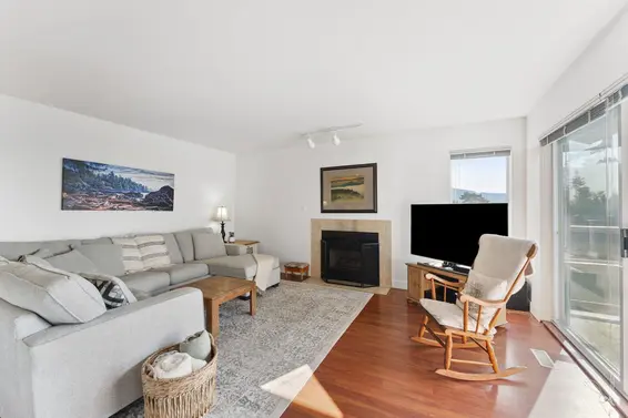 1084 Chamberlain Drive, North Vancouver For Sale - image 15