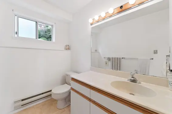 1084 Chamberlain Drive, North Vancouver For Sale - image 32