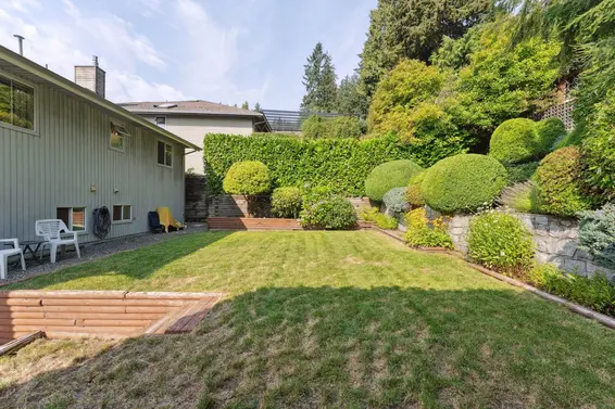 1084 Chamberlain Drive, North Vancouver For Sale - image 35