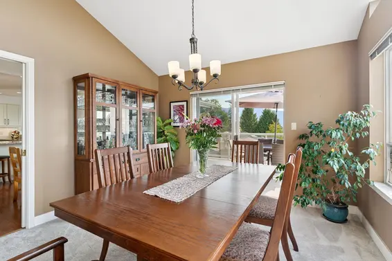 1084 Chamberlain Drive, North Vancouver For Sale - image 9