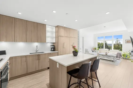 407 733 East 3rd Street, North Vancouver
