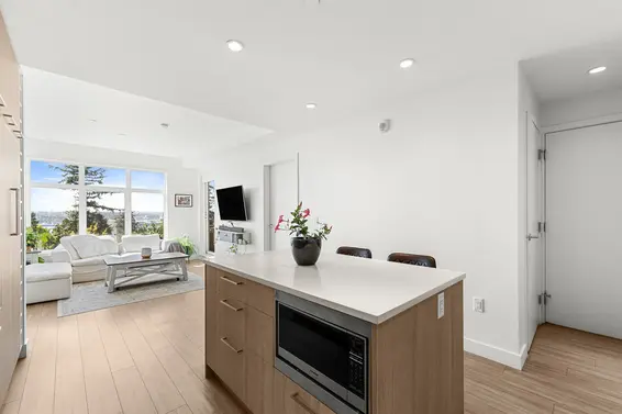 407 733 East 3rd Street, North Vancouver For Sale - image 2