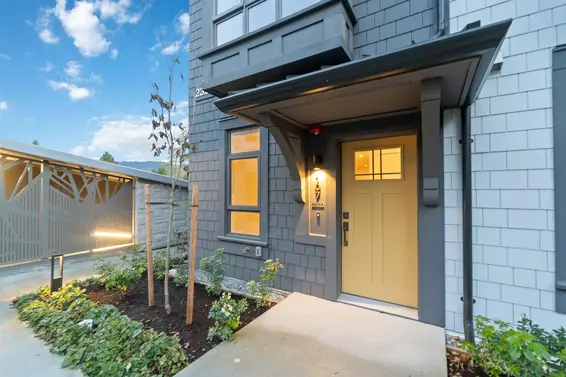 107 2320 Emery Court, North Vancouver