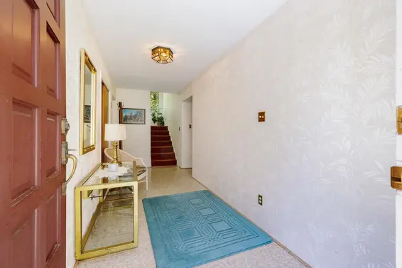 4405 Glencanyon Drive, North Vancouver For Sale - image 3