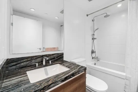 1005 1550 Fern Street, North Vancouver For Sale - image 8