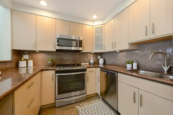 2304 33 Chesterfield Place, North Vancouver For Sale - image 16
