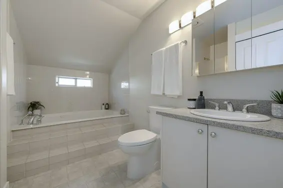 2304 33 Chesterfield Place, North Vancouver For Sale - image 27