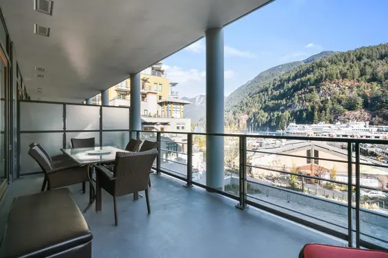 303 6697 Nelson Avenue, West Vancouver For Sale - image 2