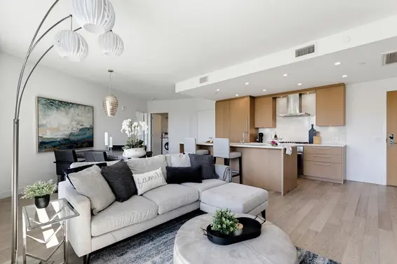 409 3220 Connaught Crescent, North Vancouver