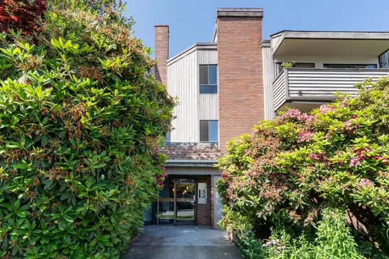 107 206 East 15th Street, North Vancouver For Sale - image 2