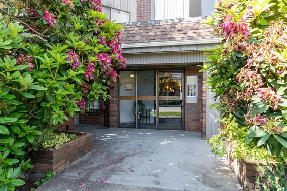 107 206 East 15th Street, North Vancouver For Sale - image 3