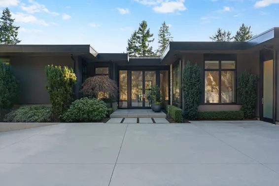 4799 Clovelly Walk, West Vancouver For Sale - image 2