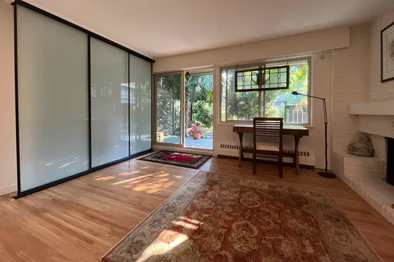 402 235 Keith Road, West Vancouver