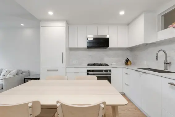 112 650 East 2nd Street, North Vancouver For Sale - image 3
