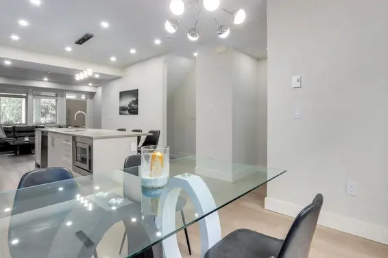 3 115 West Queens Road, North Vancouver For Sale - image 10