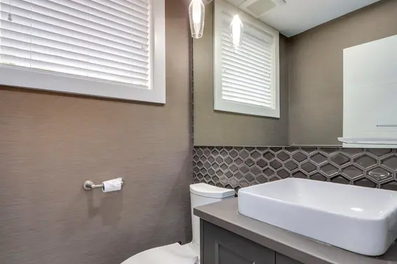 3 115 West Queens Road, North Vancouver For Sale - image 13