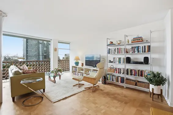 102 2135 Argyle Avenue, West Vancouver For Sale - image 3