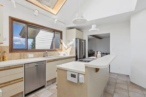 8570 Ansell Place, West Vancouver For Sale - image 14