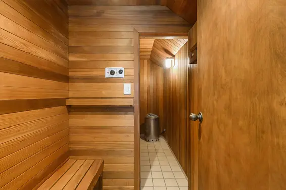 8570 Ansell Place, West Vancouver For Sale - image 25